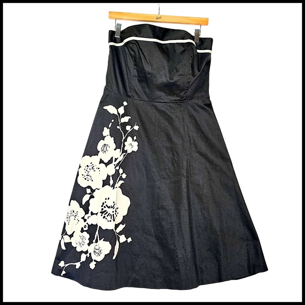 White House Black Market Black Strapless Dress with White Floral Print